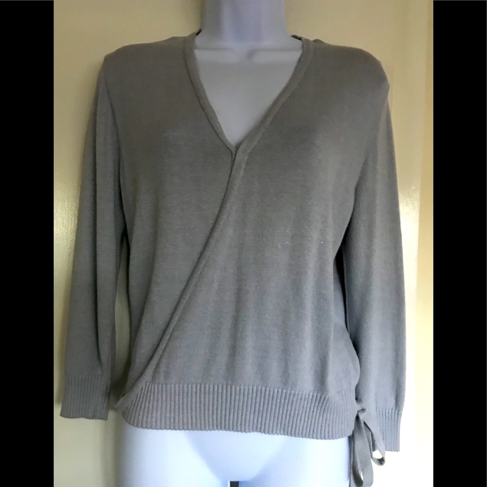 Coolwear size L grey sweater  New without tag crochet gray & metallic